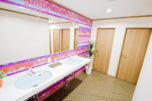 Women's shower rooms !