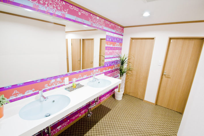 Women's shower rooms !