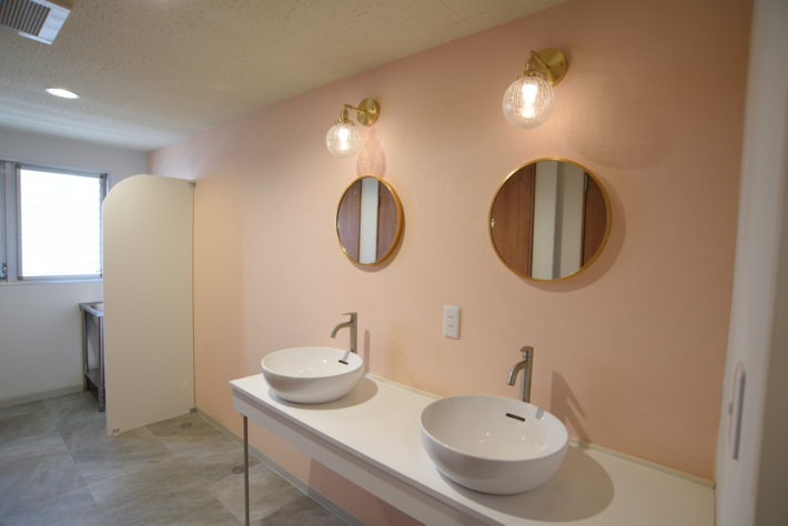 The washrooms in the restrooms also have different interiors