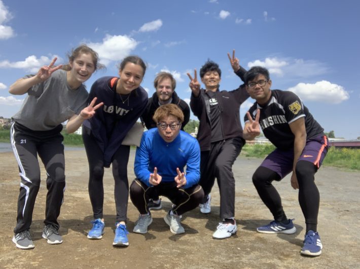 休みの日には近くの二子玉川でサッカーも